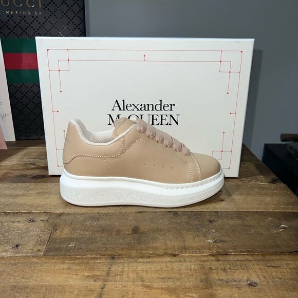 Alexander McQueen Oversized Sneakers - Picture 6 of 9